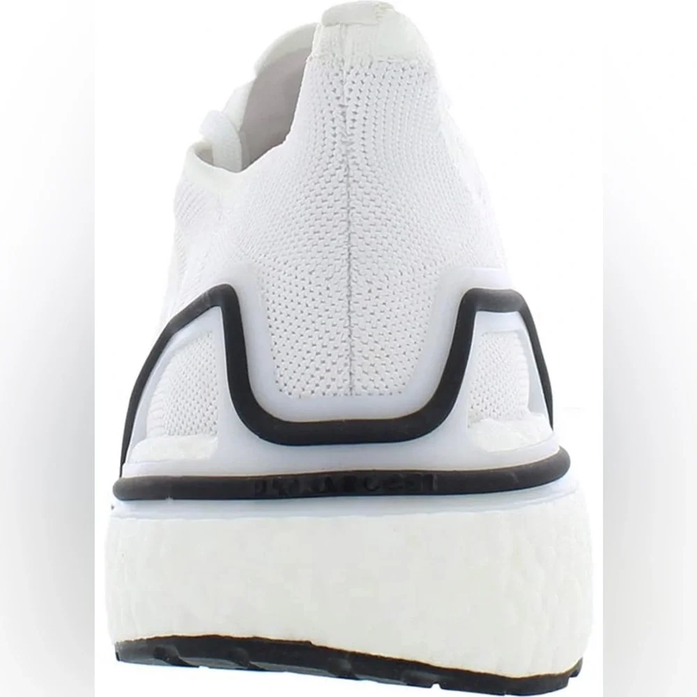 NWT Adidas Women’s 5.5/Youth 4 Ultraboost Sneaker